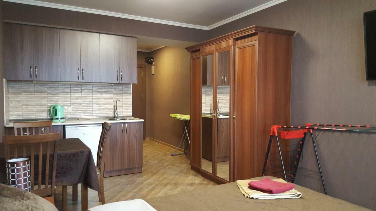Mimino Apartment Deluxe First Line Batumi Exterior photo
